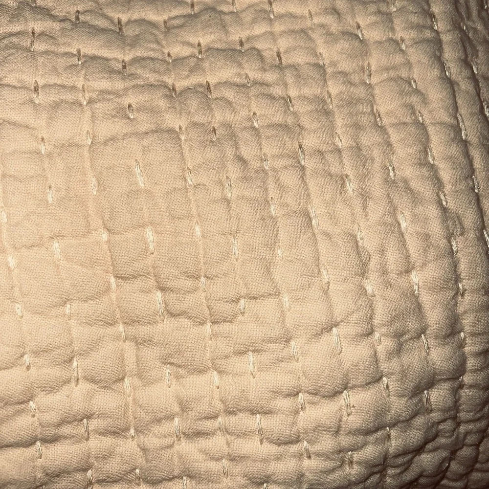 Pottery Barn  2 Yellow Quilted Stitch Standard Pillow Shams Tie Closure  19 x 25